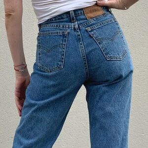 Vintage Levi’s 560 Jeans Loose Fit Straight Leg Jeans 2000s Size 30 X 30